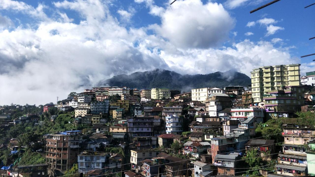 Medom'S Bnb Kohima Bagian luar foto